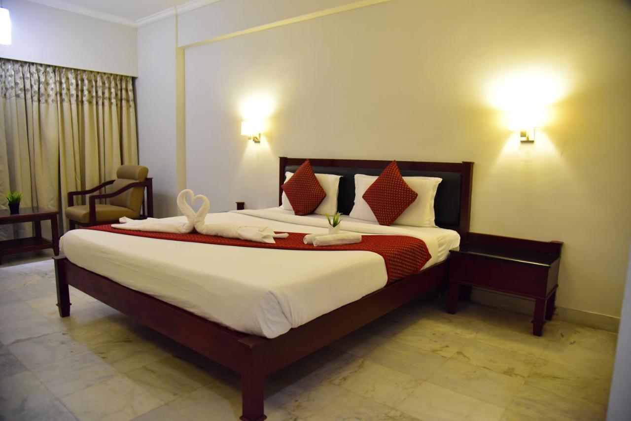 The Bhimas Residency Hotels Tirupati Esterno foto